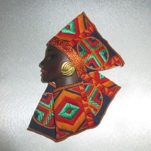 AFRICAN QUEEN BROOCH – JEWELRY